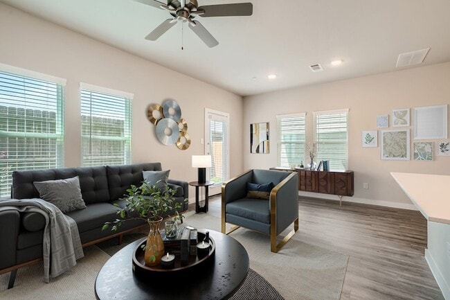 Building Photo - 430 S Centro Cir