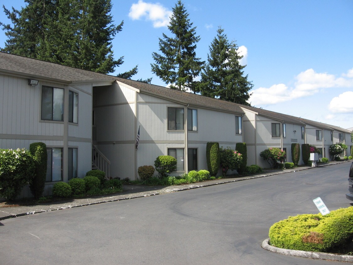 Building Photo - 404 27th St SE