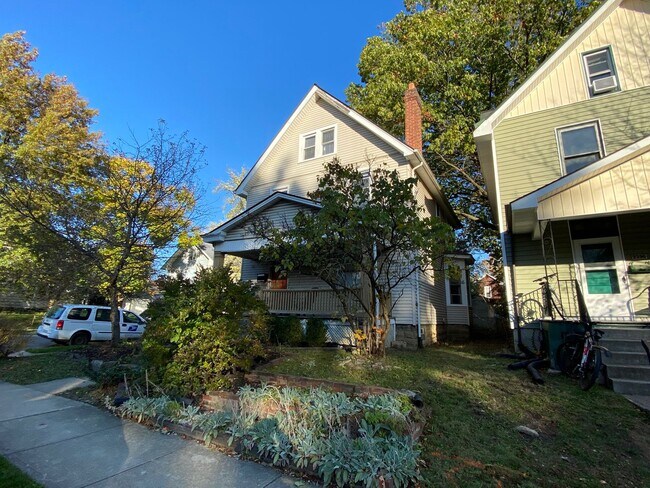 Building Photo - 2300 Indianola Ave
