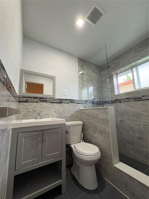 Primary Photo - 1134 NW 6th Ave