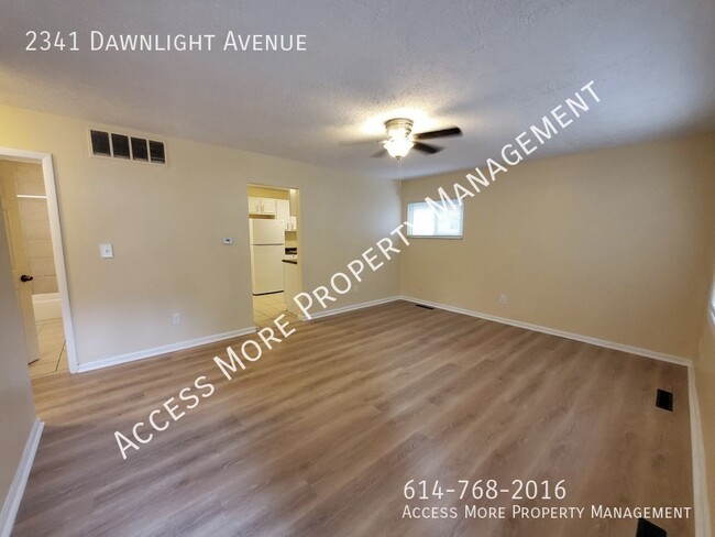 Building Photo - CHARMING & NEWLY REMODELED THREE BEDROOM H...