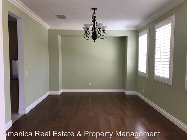 Building Photo - 5 br, 4.5 bath House - 18712 Lurin Ave.