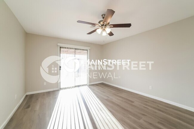 Building Photo - 3 Bedroom Pet-Friendly Home in Phoenix, AZ with Main Street Renewal