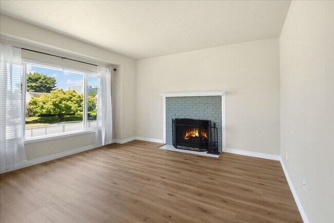 Foto del edificio - 3Bd/2.25Ba Everett Home