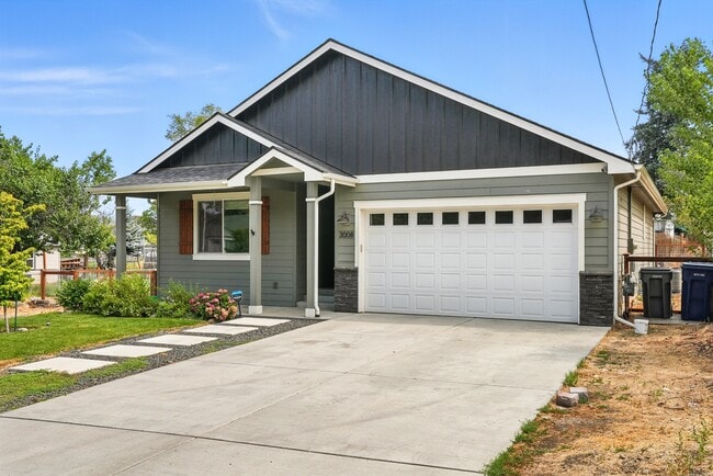 Building Photo - 3008 N Marguerite Rd