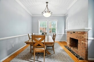 Building Photo - 700 Raleigh Ave