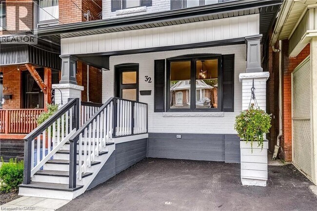 Building Photo - 32 Cumberland Ave