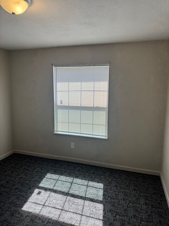 Building Photo - Collier Apts II