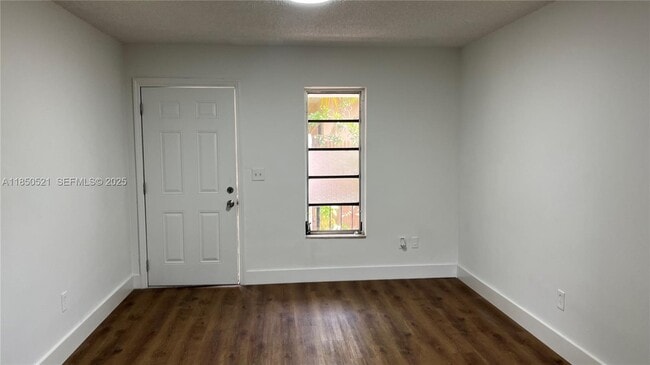 Foto del edificio - 2929 NW 22nd Ct