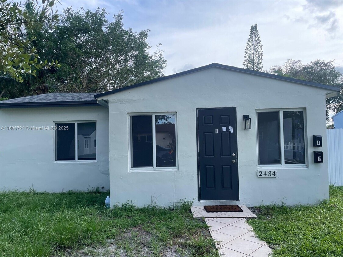 Foto principal - 2434 Coolidge St