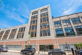 Building Photo - 3151 N Lincoln Ave