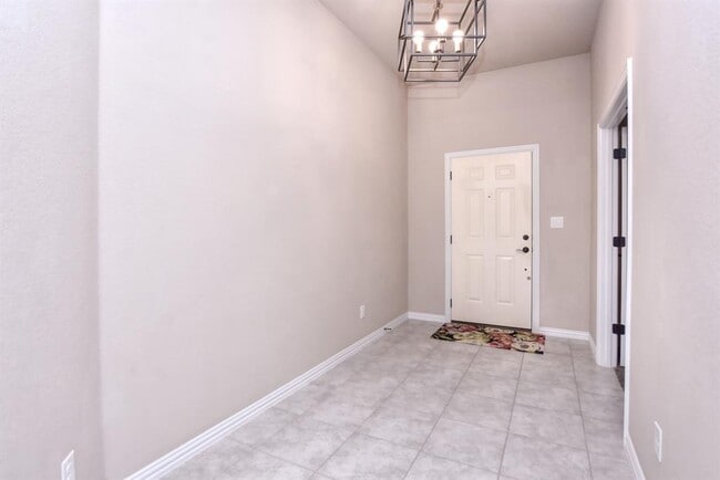 Building Photo - 109 Belford St