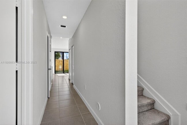 Building Photo - 13869 SW 261st Terrace