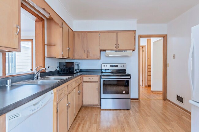 kitchen with new appliances - 6306 Bridge Rd