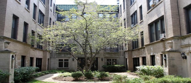 Primary Photo - 635 W Roscoe St