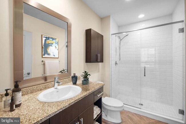 Building Photo - 235 N Christopher Columbus Blvd