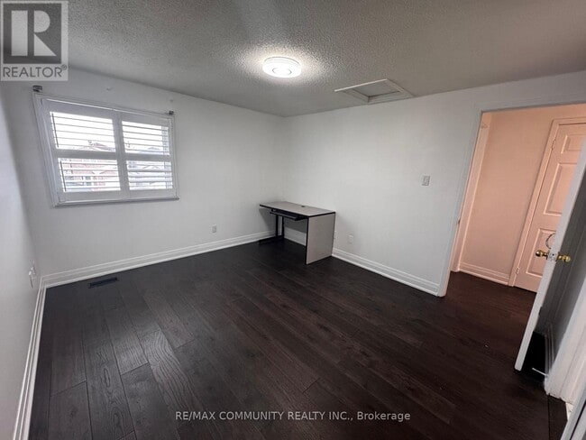 Photo du bâtiment - 30 Dellano St