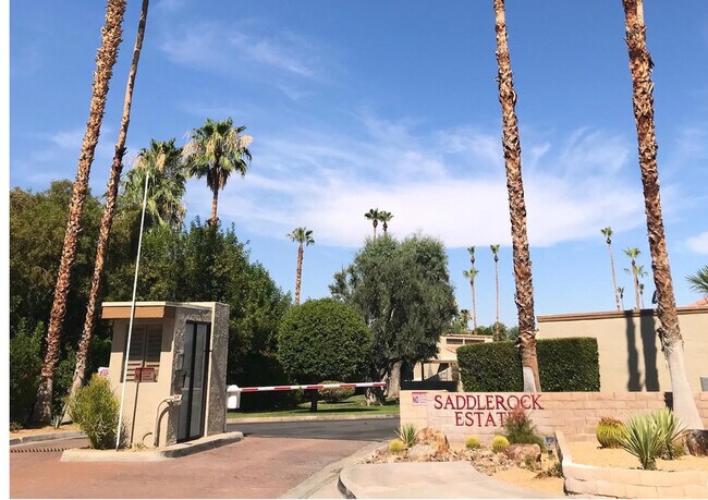 Foto del edificio - Beautifully Remodeled Condo in Saddlerock Estates