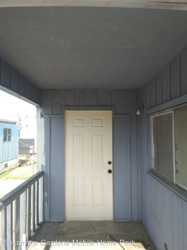 Building Photo - 801 Schipper St