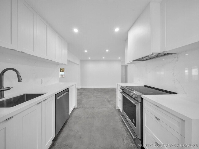 Building Photo - 1721 N 16th Ct