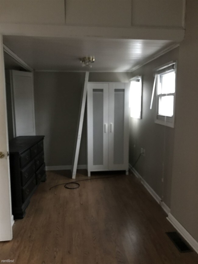 Building Photo - 21411 Collingham Ave