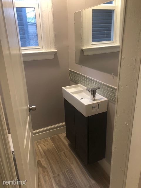 Building Photo - 3 br, 1.5 bath Apartment - 81 2nd St Unit # 2