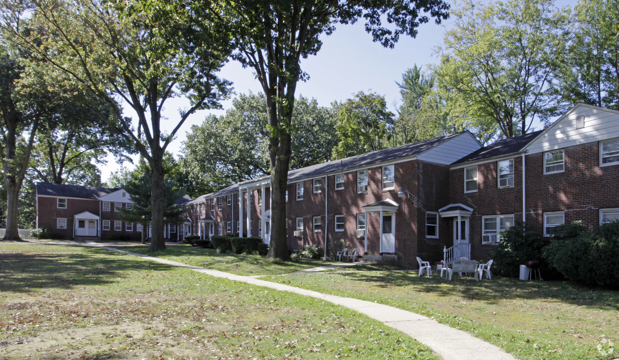 Foto del edificio - Parkway Gardens