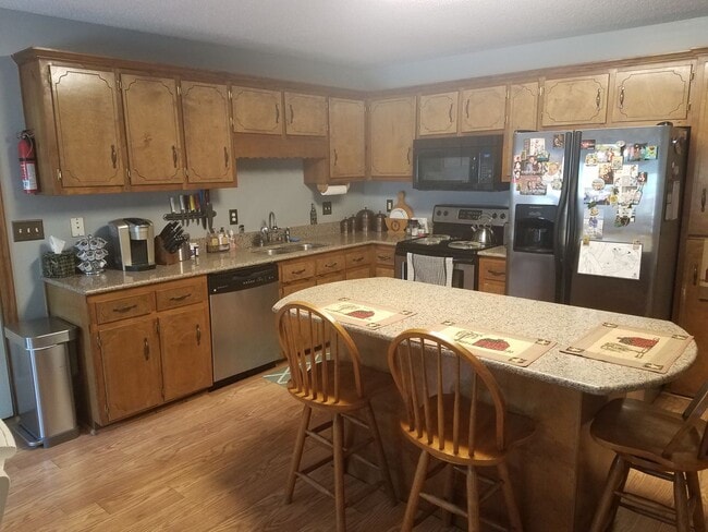 Building Photo - Well kept 3 bedroom in Kanton Ridge.