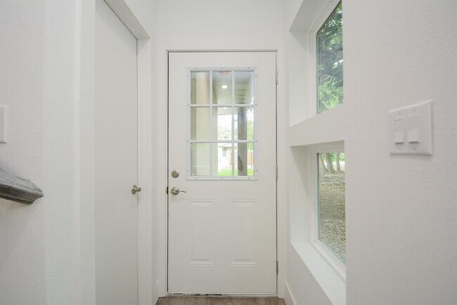 Foto del edificio - 2138 Wavell St
