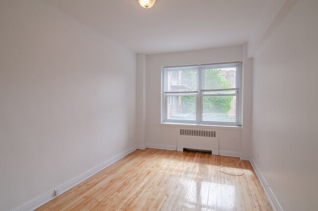 Photo du bâtiment - 10 Av. Rosemount