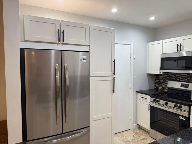 Building Photo - 5700 NE 22nd Way