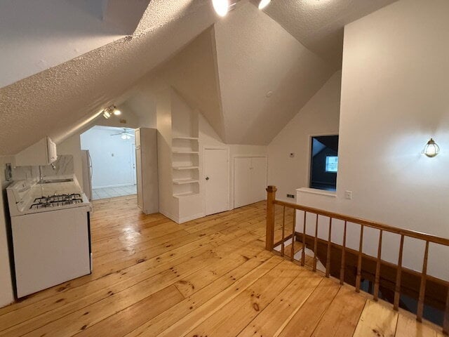 Building Photo - Cozy and Affordable 2 BED 1 BATH with a bonus office space!