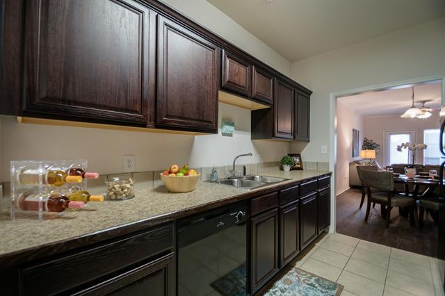 Foto del edificio - 380 Solon Rd