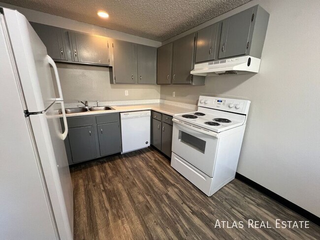 Building Photo - 415 St Vrain Pl