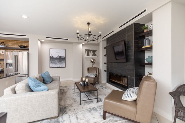 Building Photo - District at Memorial