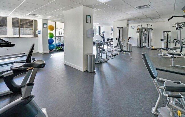 Foto del edificio - 5600 N Flagler Dr
