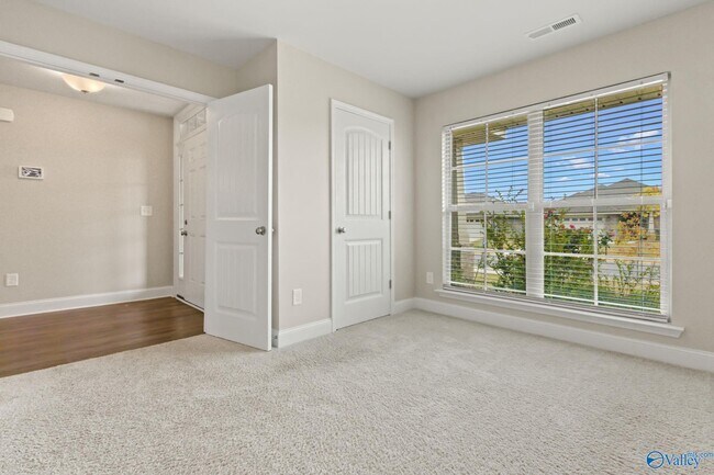 Foto del edificio - 122 Ardsley Dr