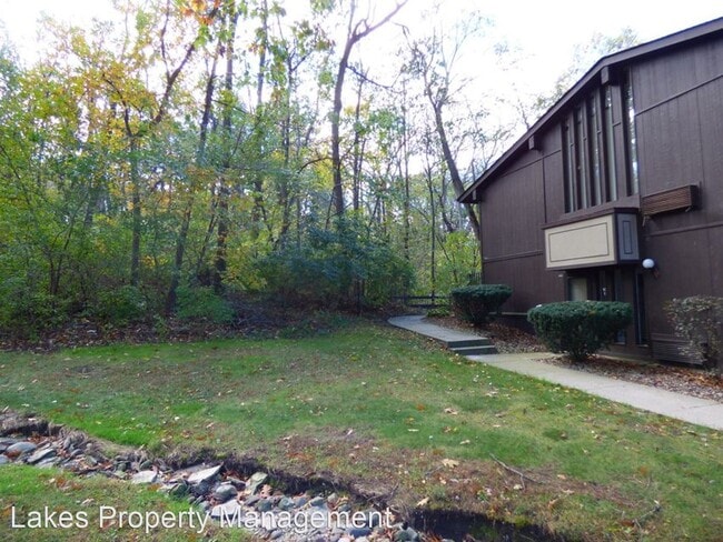 Building Photo - 2 br, 2 bath House - 10 Zurich Court Unit 01