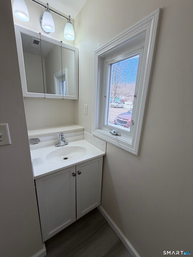 Foto del edificio - 267 Branford Rd