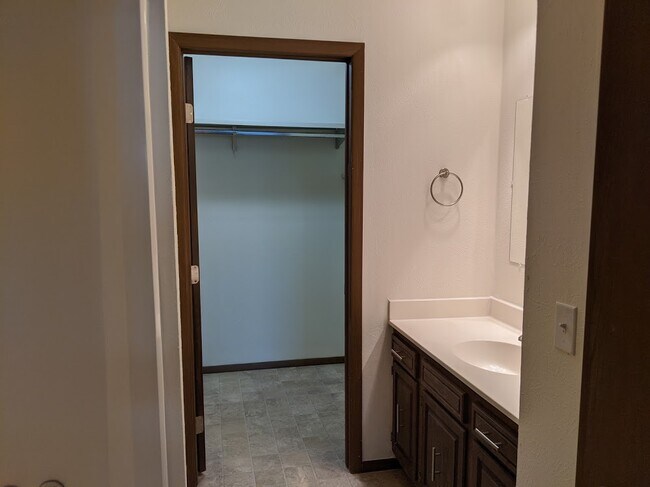 Foto del edificio - 5362 Monroe St