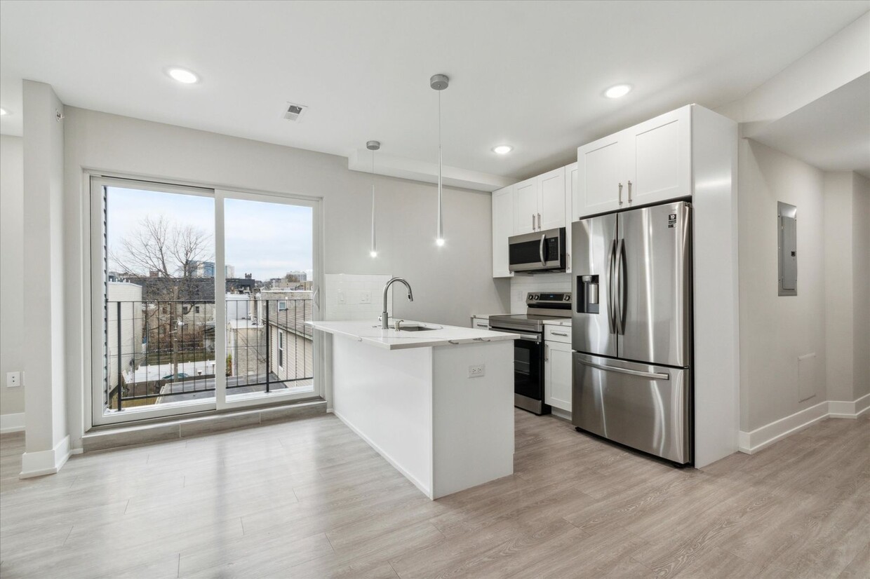 Primary Photo - 649 N 35th