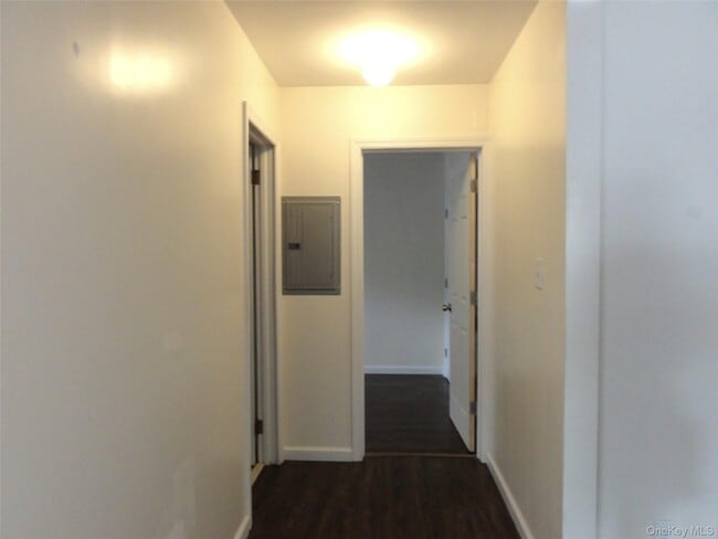 Building Photo - 3 E Lake Blvd