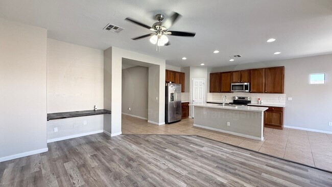 Building Photo - 10038 W Levi Dr
