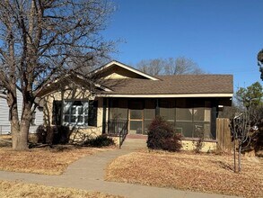 Building Photo - 2508 27th St