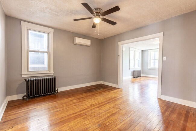 Building Photo - 1203 Kelton Ave