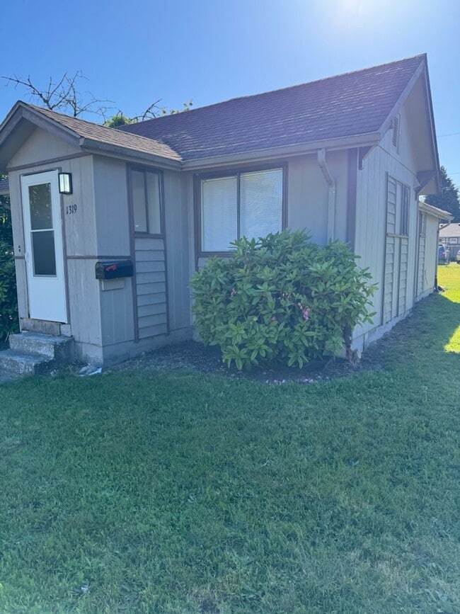 Building Photo - STATUS: PENDING APPLICATION-| R80E| $1495.00