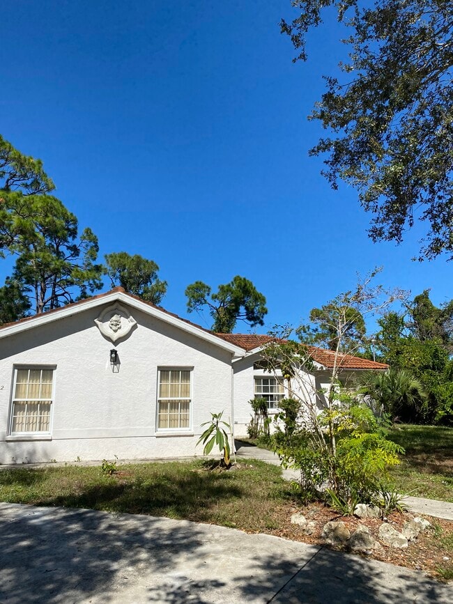Building Photo - 11812 D Allyon Dr Building Photo - 11812 D Allyon Dr