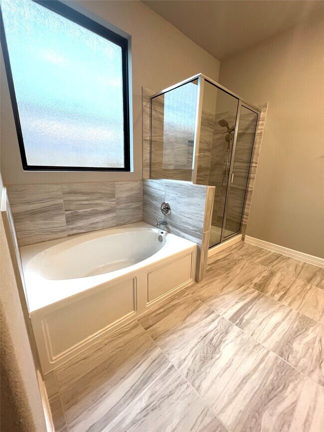 Foto del edificio - 24239 Maple Summit Ln