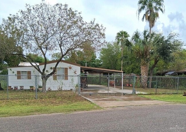 Building Photo - 834 S 13th St