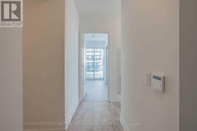 Photo du bâtiment - 70 Annie Craig Dr